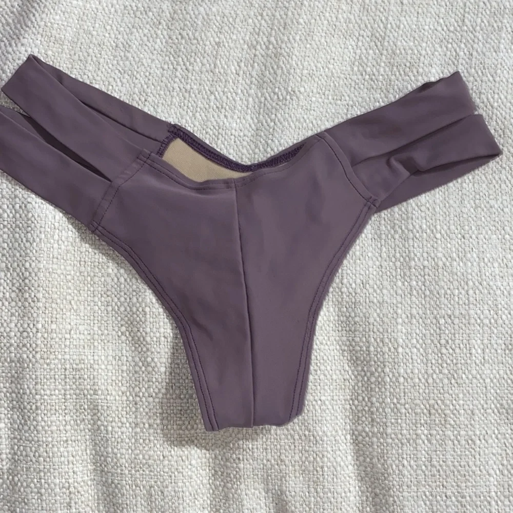 Bikini - Picture 4 of 4